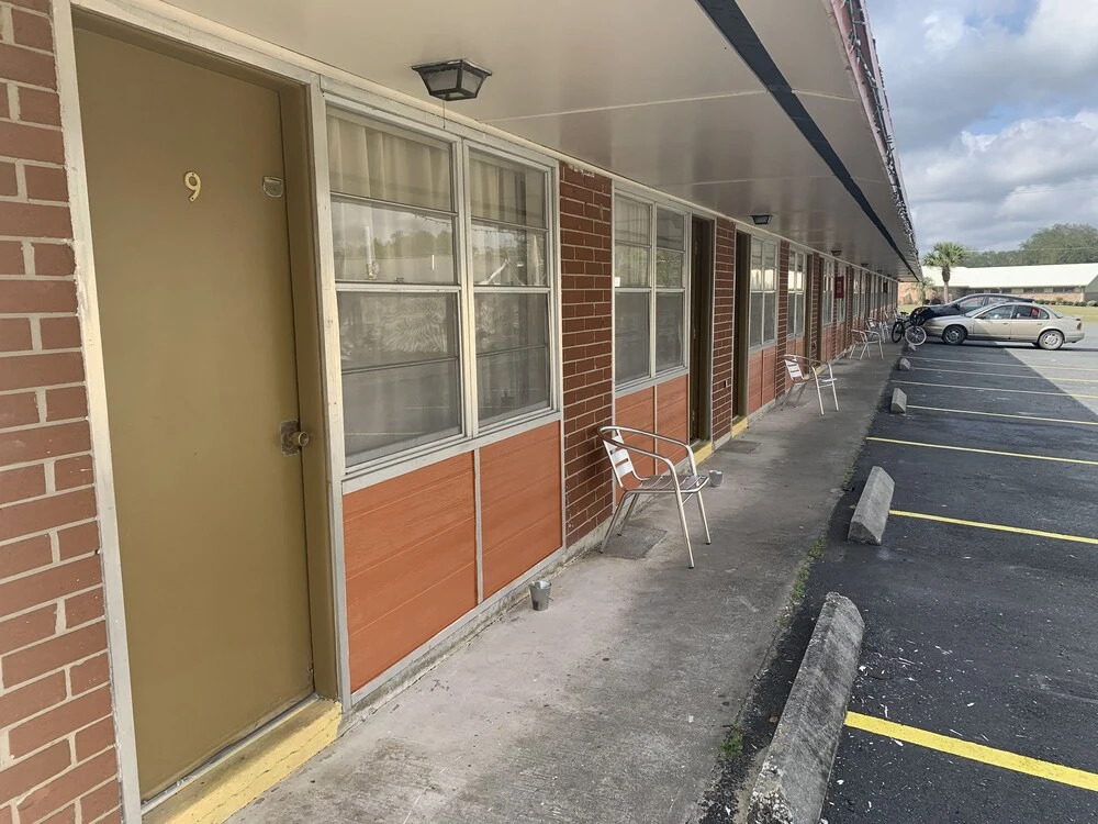 Motel 8 Lake City