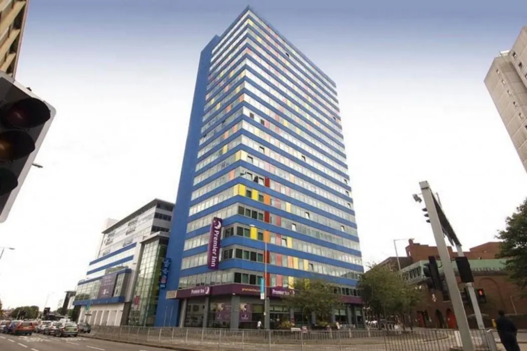 Premier Inn Leicester City Centre - Train Station