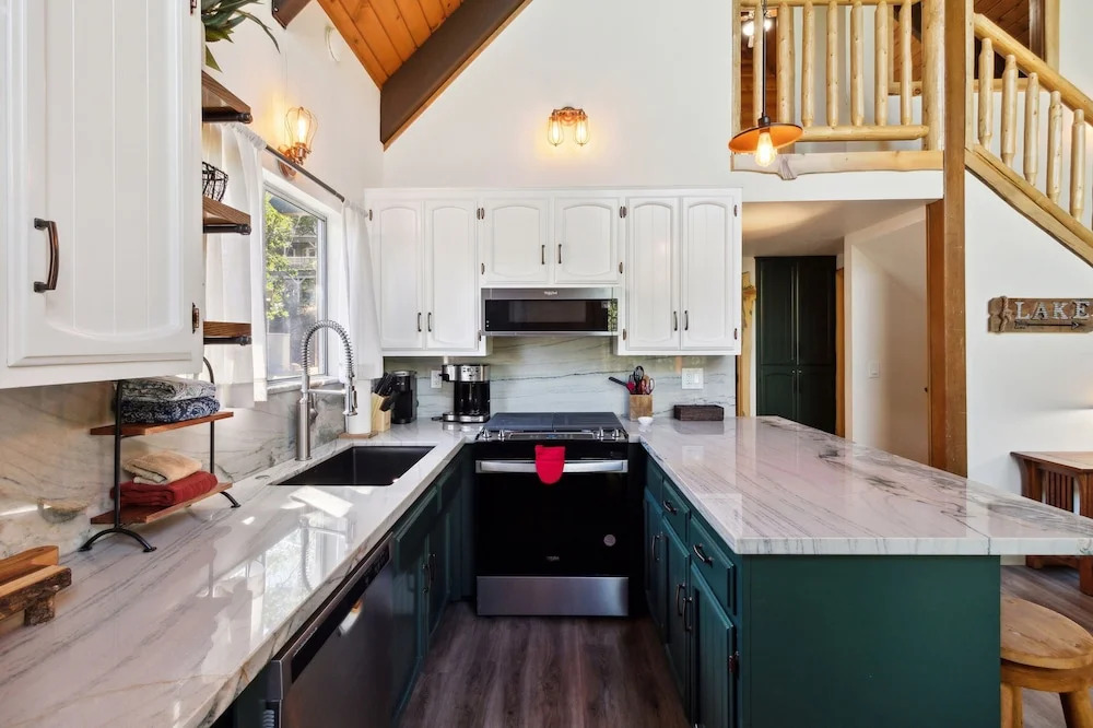 Timeless Traditions Arrowhead 3 Bedroom Home by RedAwning