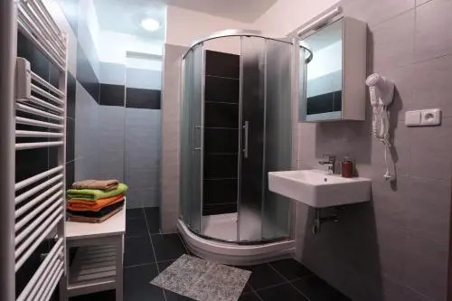 Apartman 13 Vsemina