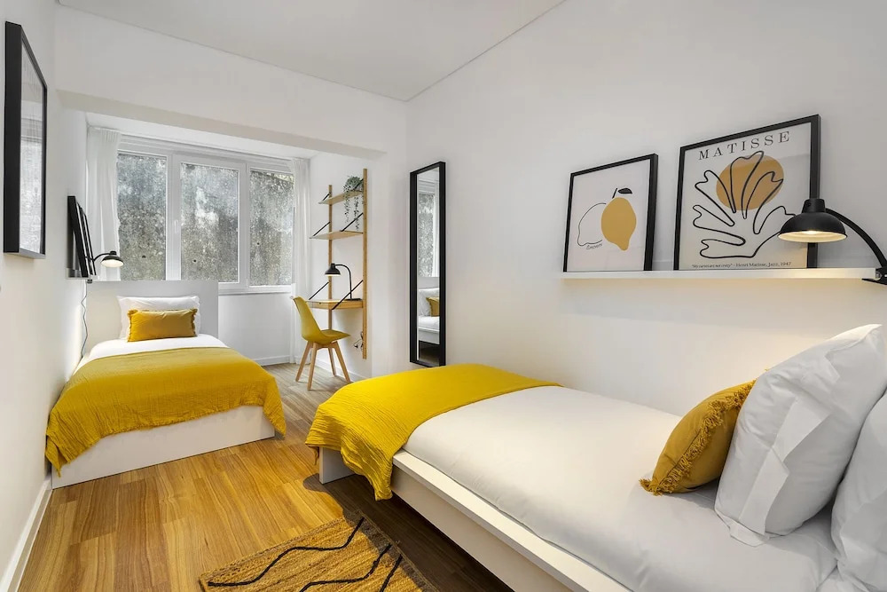 Chic & Stylish Retreat In Estoril'S Finest Location
