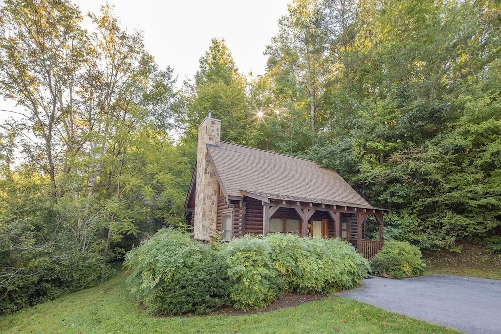 Cozy Creekside by Eagles Ridge Resort