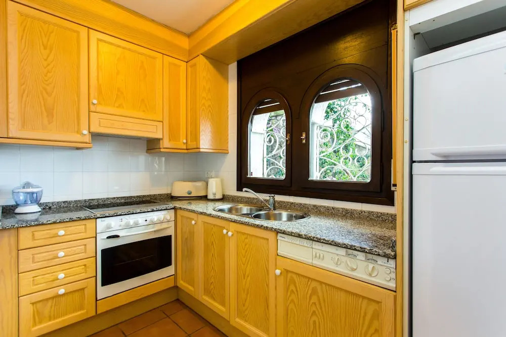 TarracoHomes, Villa with Botanic Garden and Private Pool facing the Beach