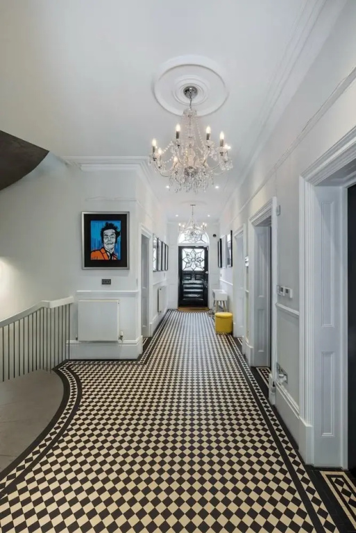 Dream House London 5bd with gym, cinema and hot tub