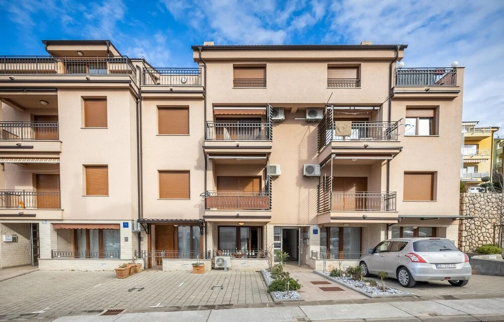Beautiful Apartment in Crikvenica With Wifi