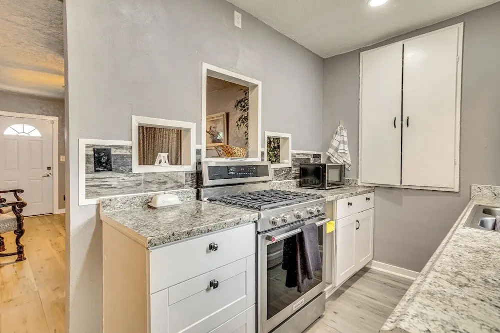 Dog-friendly Extended Stay, 3 Mi to Dtwn Okc!