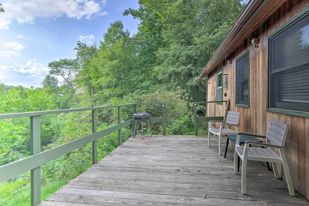 8 Acres + Hiking Trails: Little Switzerland Escape