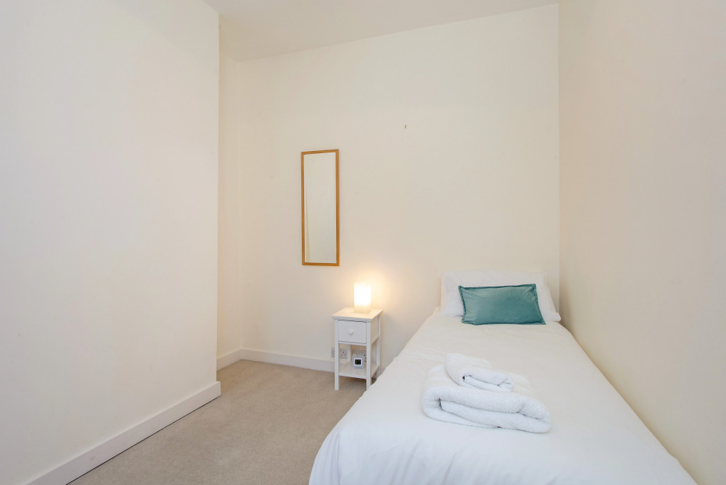 Perfect for family stays, ideal for walk to shops & restaurants