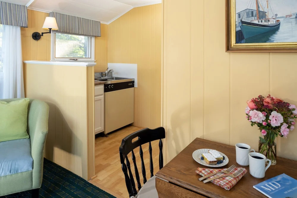 Dockside Guest Quarters