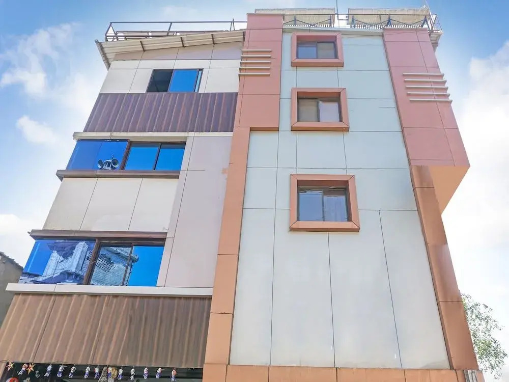 OYO 22571 Hotel Sarathi