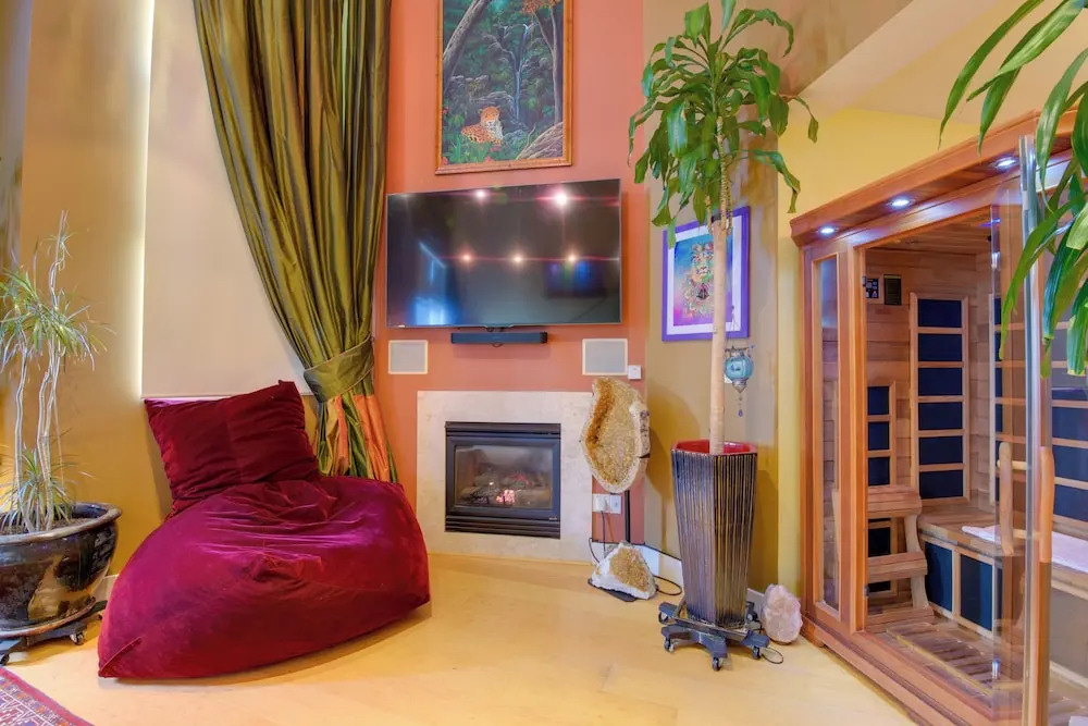 Cozy Emeryville Studio, Near Beaches & Parks!