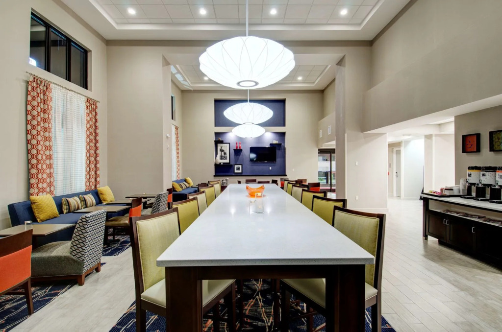 Hampton Inn & Suites Springfield Downtown