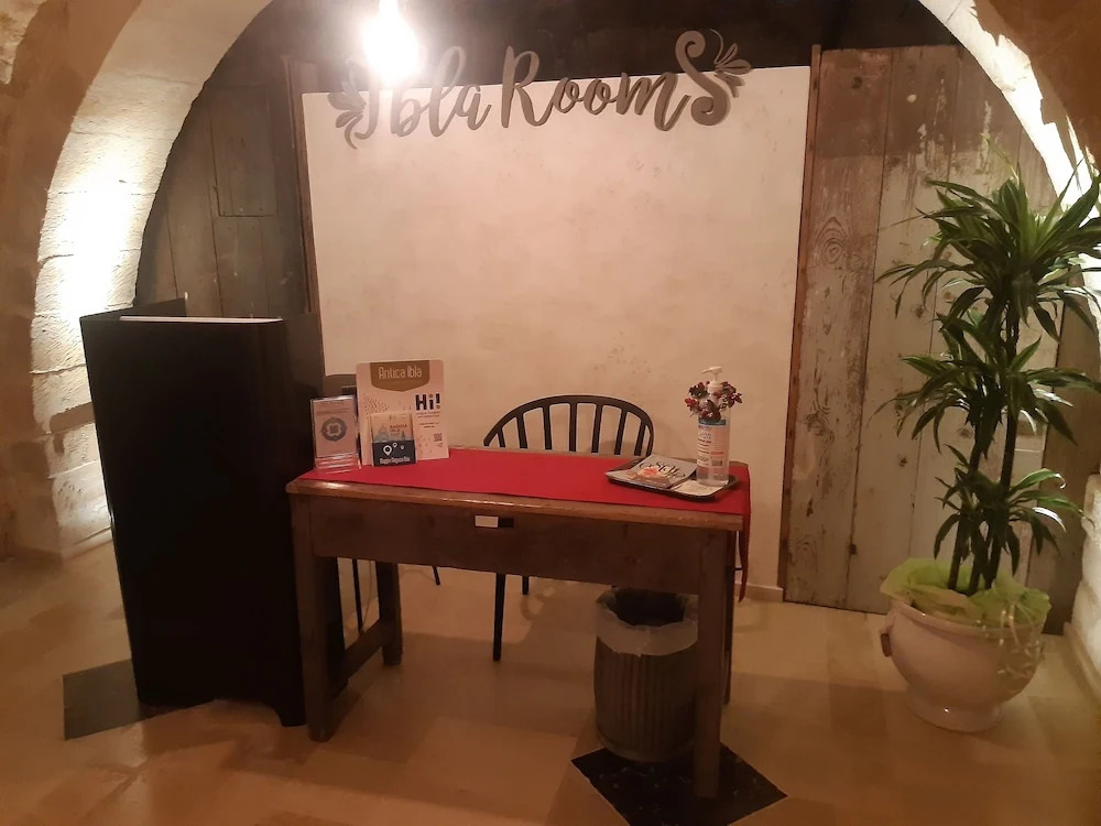 IBLA ROOMS