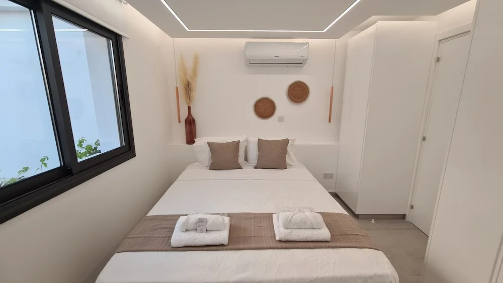 Phaedrus Living Venus Seaview Lighthouse Villa