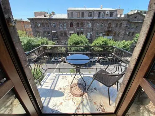 Amiryan Apartment