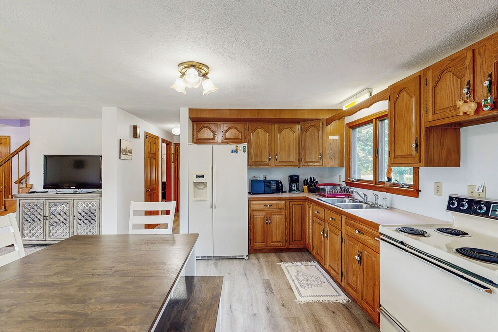 1 Mi to Dtwn Nantucket! Family Getaway w/ Deck