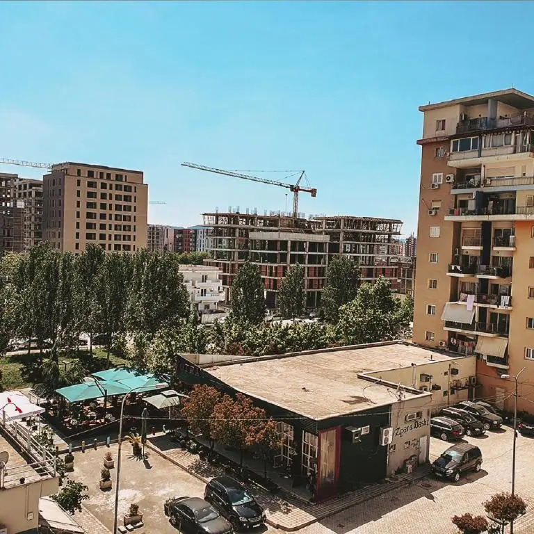 Cozy 1 Bedroom apartment near parks, cafes & restaurants