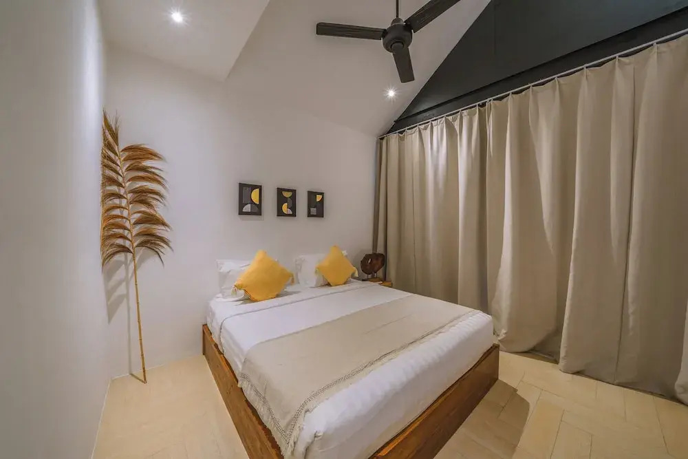 Villa RIZR: Industrial 3BR villa nearby Berawa Beach