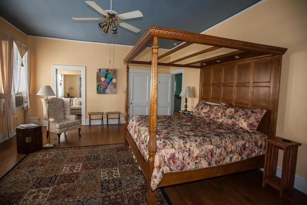 Morehead Manor B&B