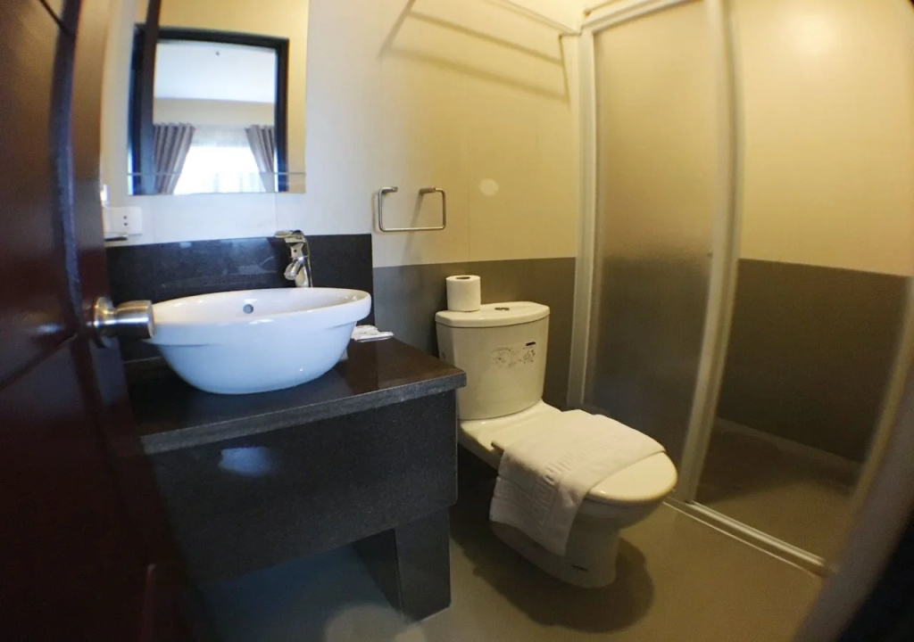 West Loch Park Hotel