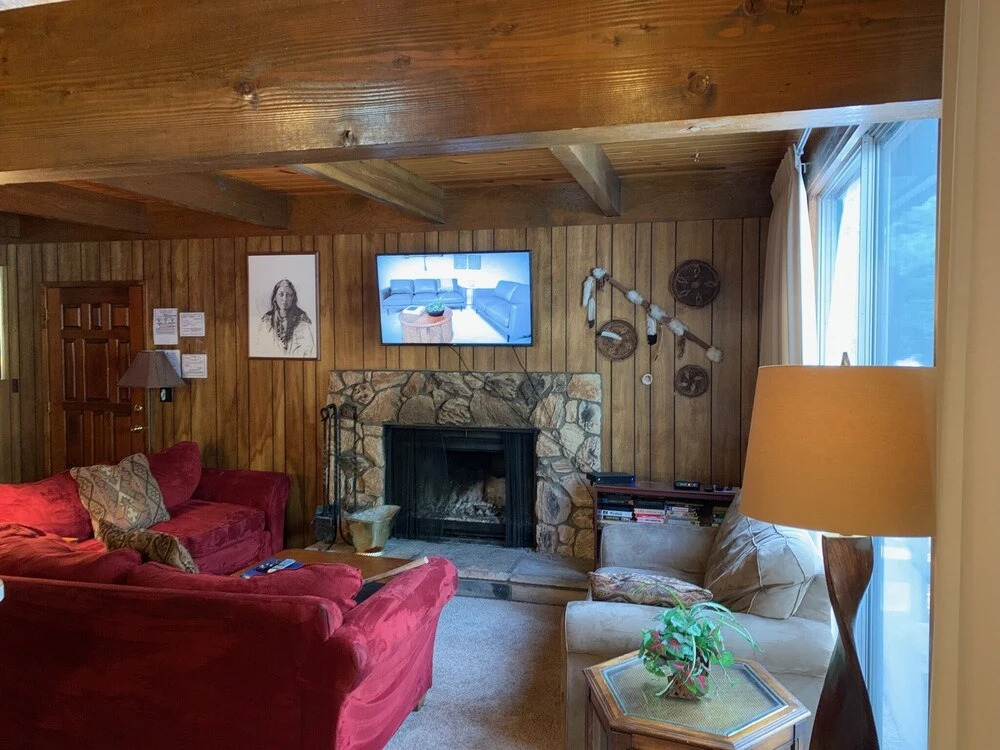 1823 Hunkpapa Cabin Fireplace Pool Table Lg 4Ktv