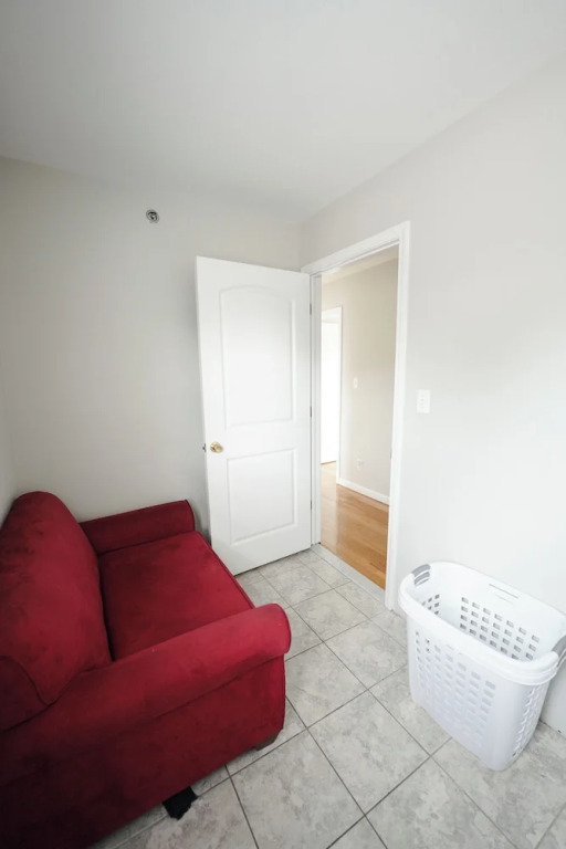 Newark Liberty Gem Brick House Apt 3