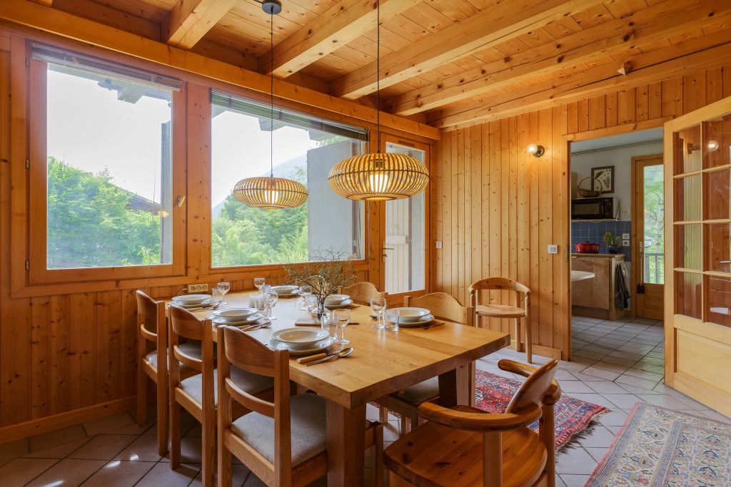 Chalet Allières Walk to Grands Montets | Sleeps 10