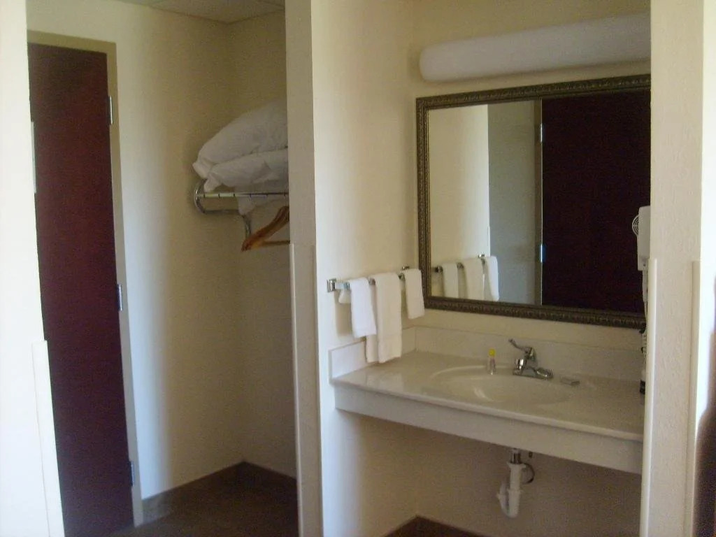 Heritage Inn and Suites