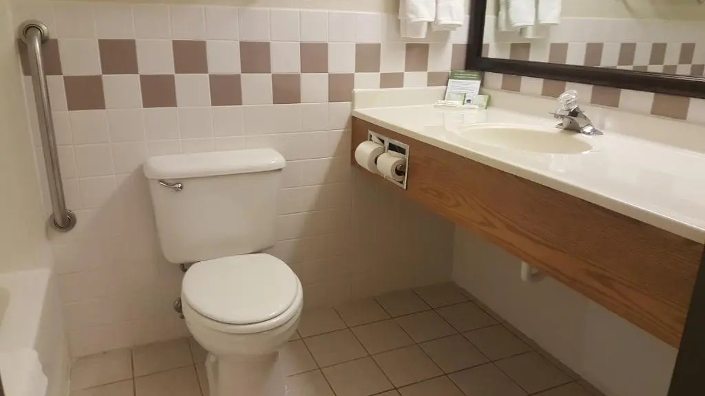 Holiday Inn Express Garden City East by IHG