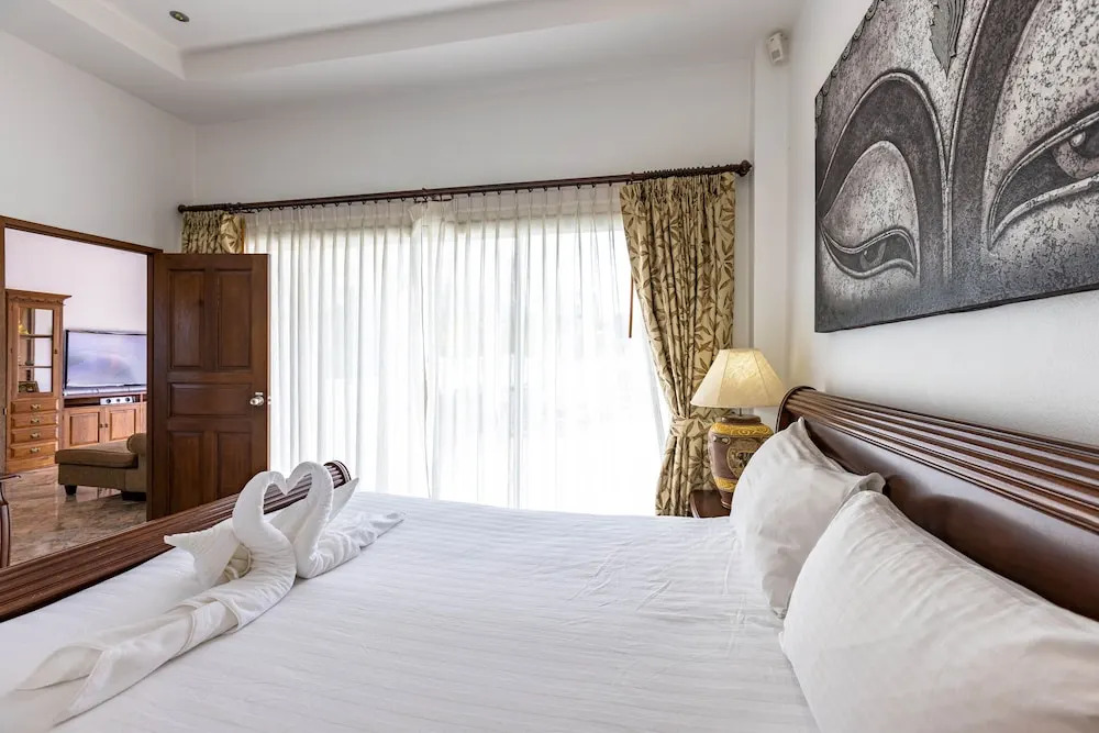 Private 3 Bedroom Pool Villa PP10