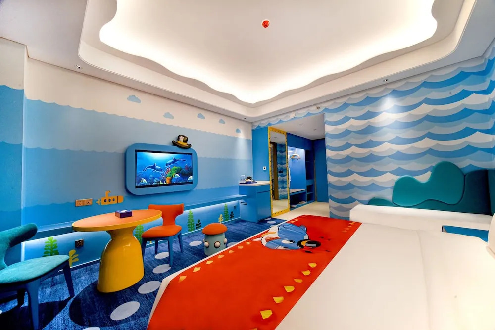 Dolphin Bay Hotel