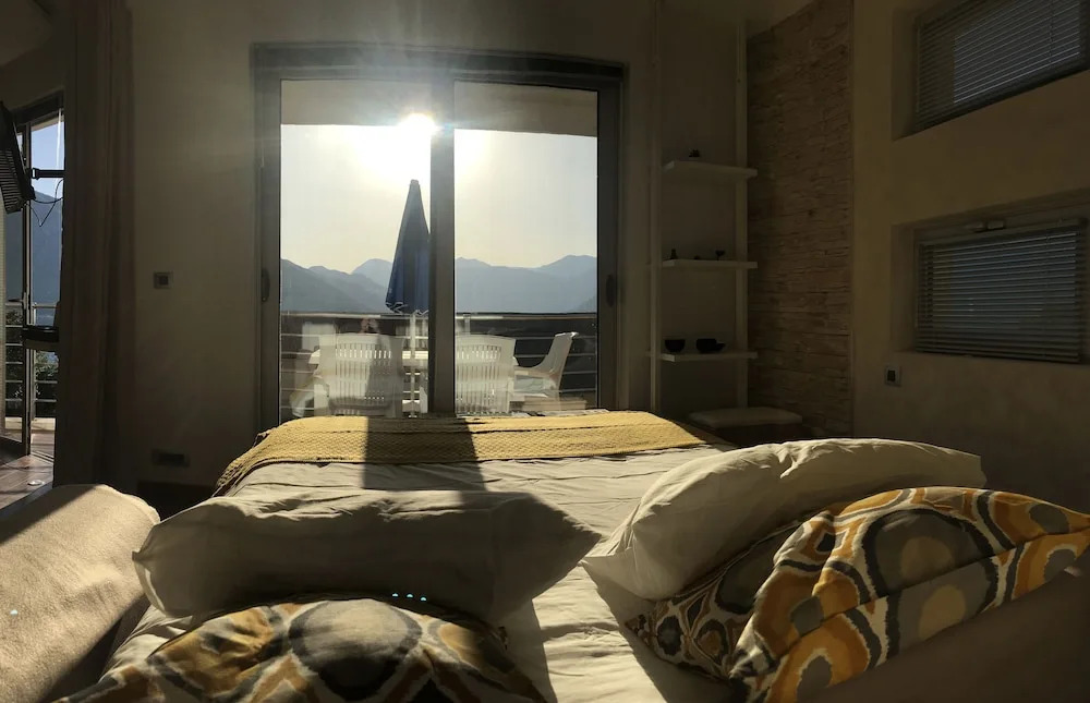 2 Beds, Fjord Panorama and Pool in Dobrota