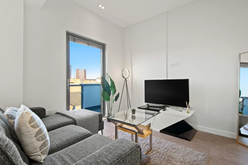 Three Bedroom Apartment in Hoxton