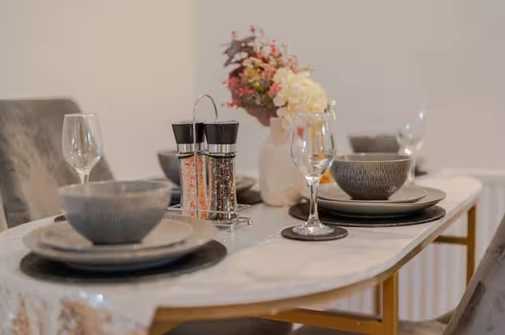 3BR Putney Home London Sleeps 8 Winter Deal