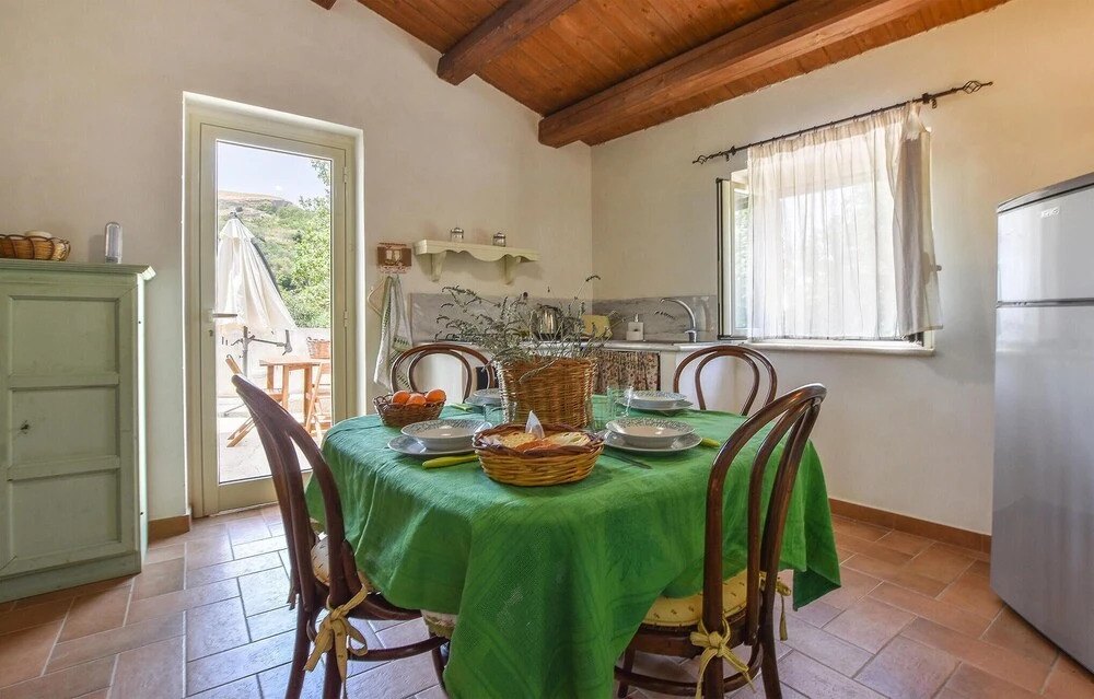 Awesome Home in Corleone With Wifi and 2 Bedrooms