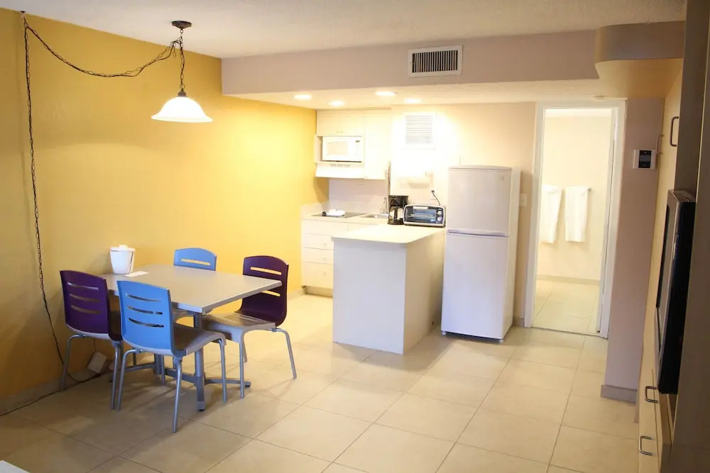 Canada House Pompano Beach