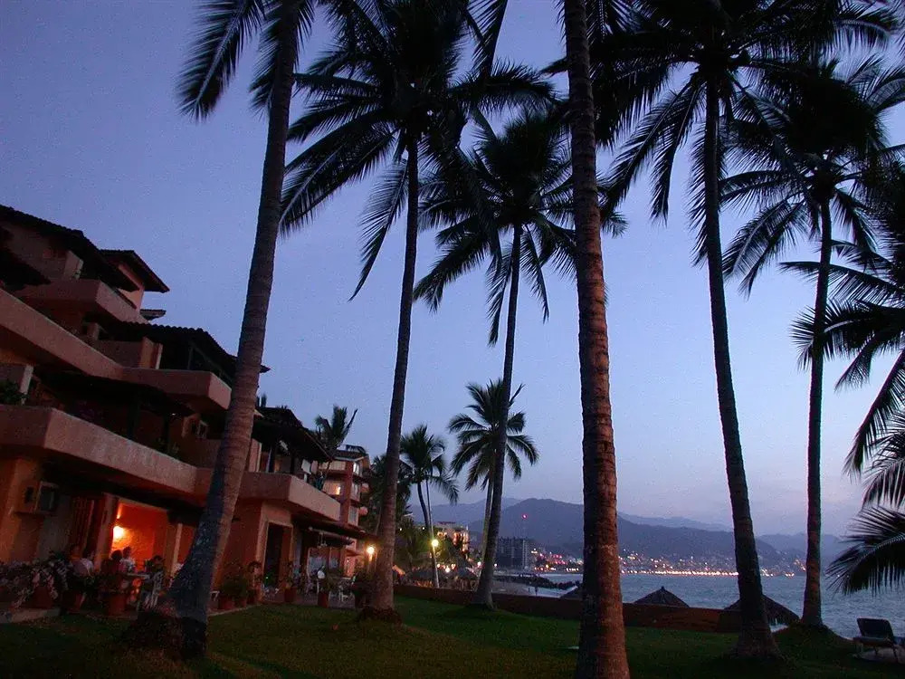 Beach front unit at Condominios Los Tules