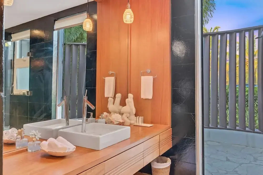 Luxurious 8-bedroom Dreamy Villa