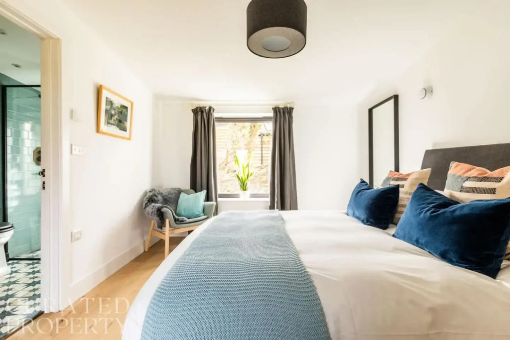 Stunning 5 Bedroom New Build With Amazing Views