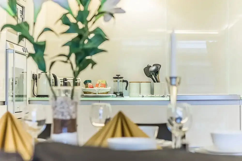 CDP Apartments Bell Street Suite 4