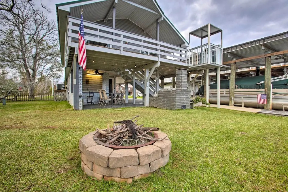 Springfield Riverfront Cabin w/ Boat Dock!