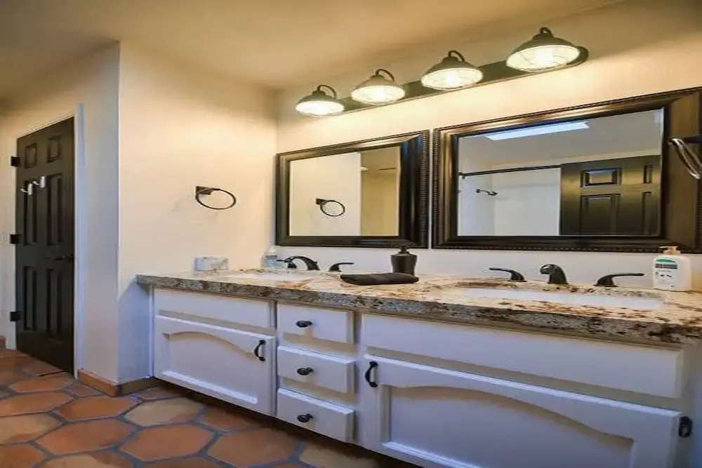 Tidy & Spotless Huge Paradise House - Private Pool & BBQ