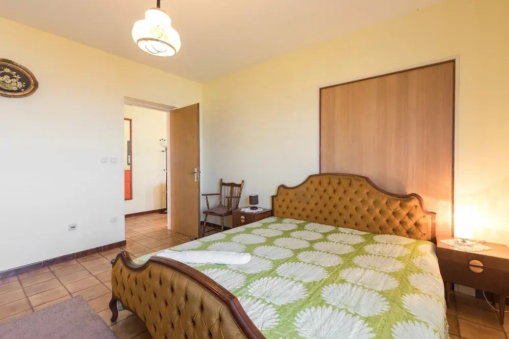 Apartment Lucia & Holiday Home Nino
