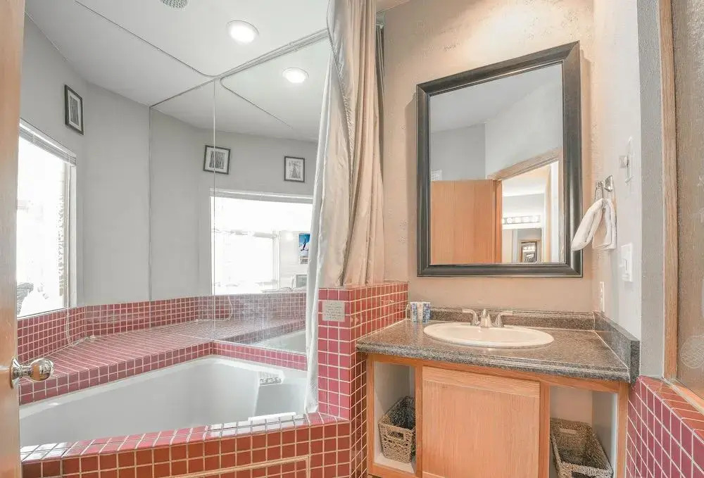 River Bank Lodge 1 Bedroom Apartment by Key to the Rockies