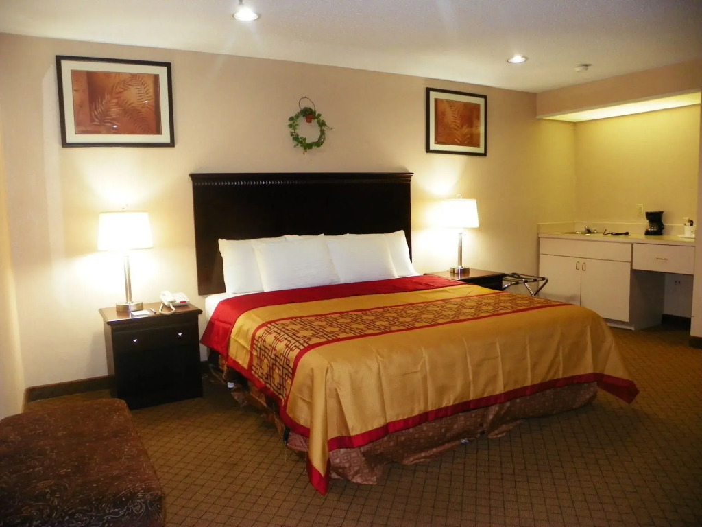 Royalton Inn & Suites Upper Sandusky