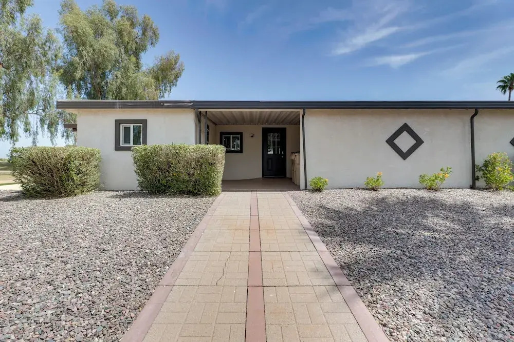 Golf Course Views: Resort Retreat in Sun Lakes