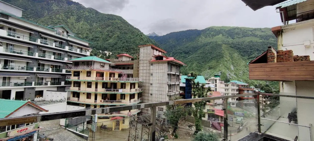 Hotel Classic Hills Bhagsunag Luxury Stay #Best Hotel in Mcleodganj #Mountain View Balcony Rooms #Spacious Parking #Prime Location in Dharamshala #Near Bhagsunag Waterfall #Top Selling Property in Mcleodganj