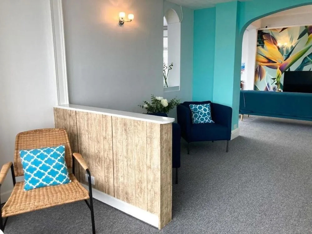 Beach Hotel Torbay B&B