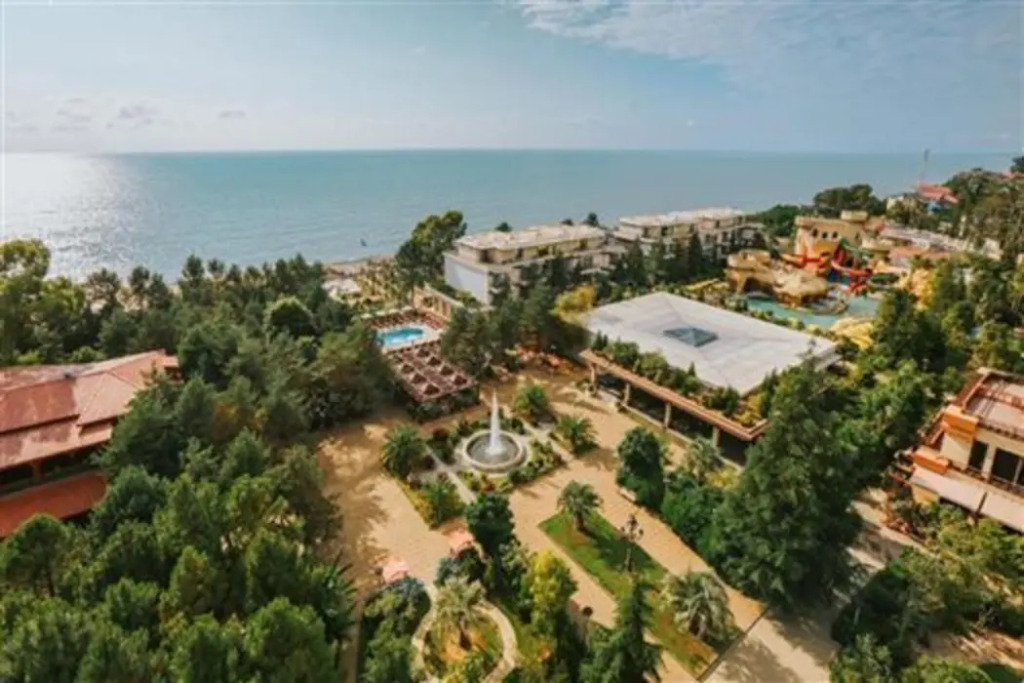 Luxury Dreamland Oasis Apartments