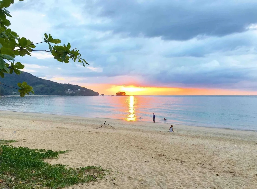 Contemporary 3bd Safari Pool Villa Near Nai Yang Beach